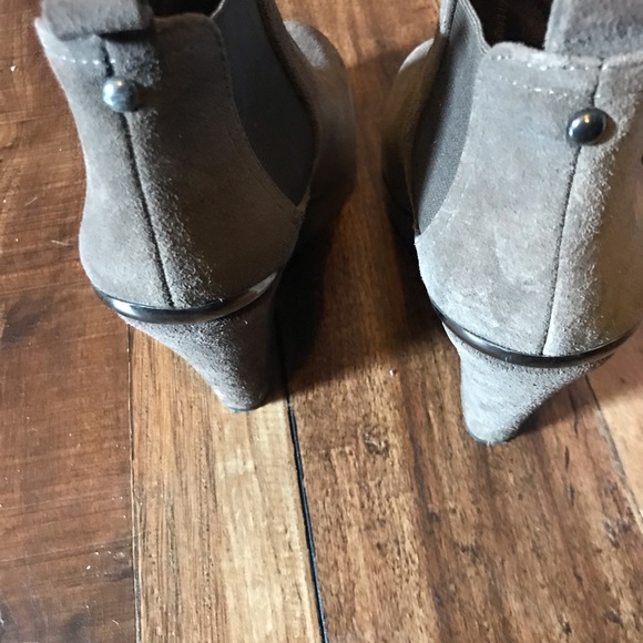 Jessica Simpson Taupe Wedge Booties in Size 6 - Picture 3 of 4
